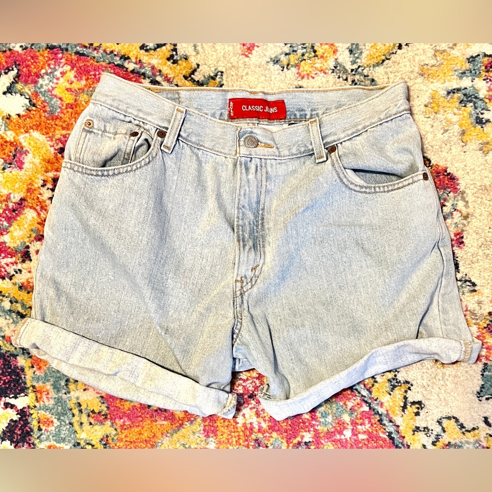 Vintage Levi’s High Waist Mom Jean Short